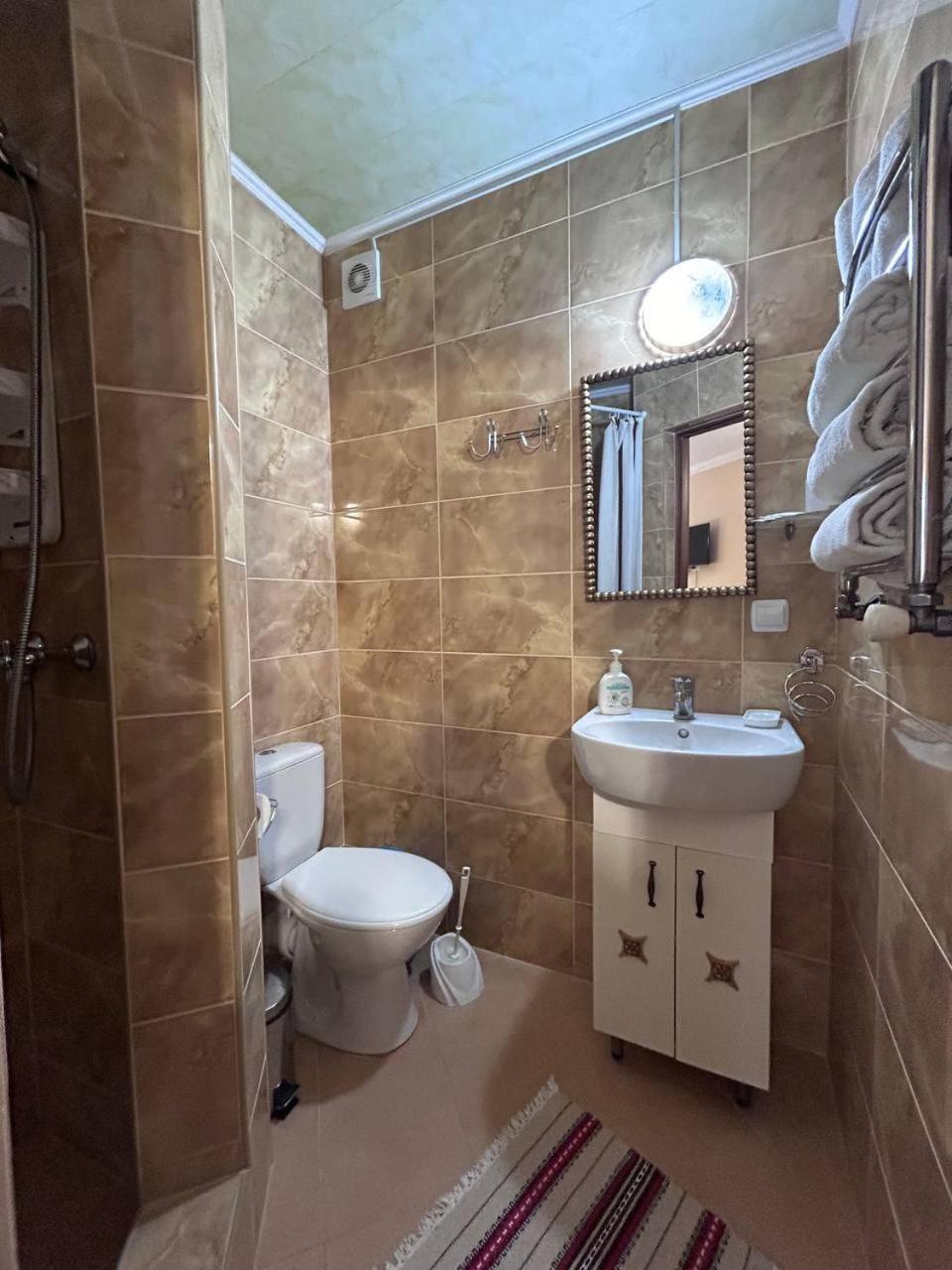 Hotel Three Korony Skhidnytsia Exterior photo
